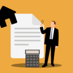 Illustration montrant un expert analysant un document pour le calcul de la valeur hypothécaire d'un bien, avec les icônes d'une maison et d'une calculatrice sur fond orange.